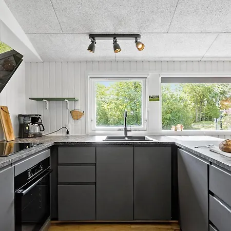 3 Bedroom Gorgeous In Semesterbostad